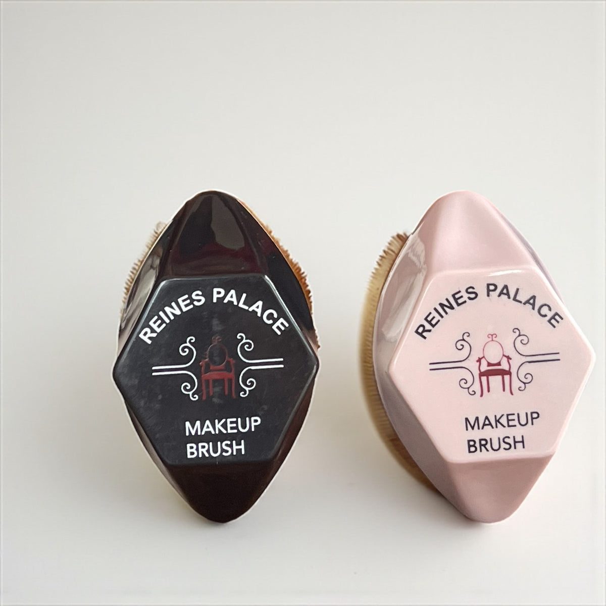 MAKEUP BRUSH